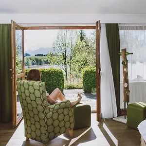 https://dreimaderlhaus.com-bavaria.com