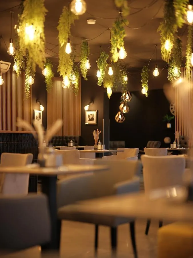 The Rooms - Hotel & House Frankfurt am Main Apart Otel