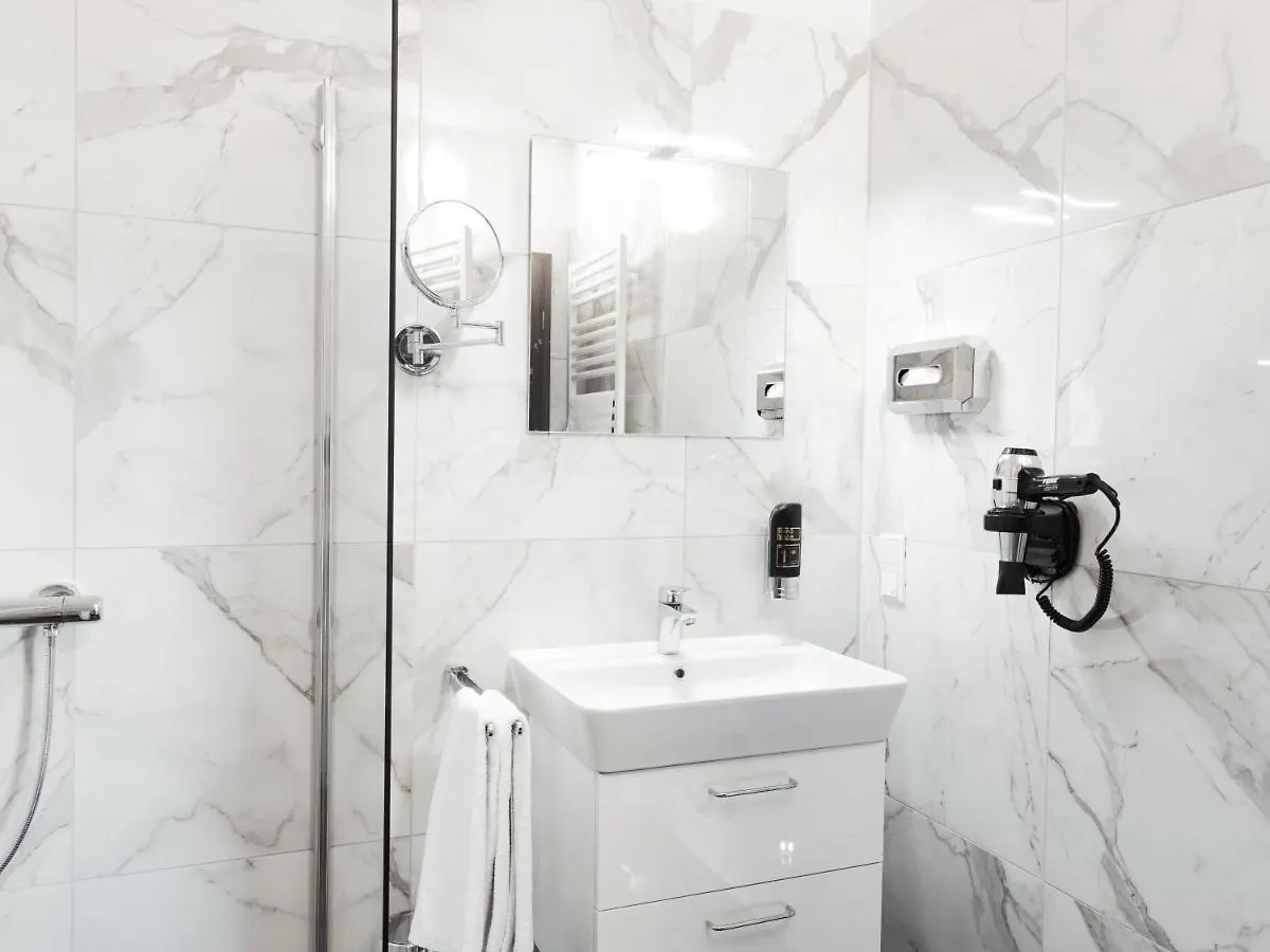 The Rooms - Hotel & House Frankfurt am Main 4*,  Almanya