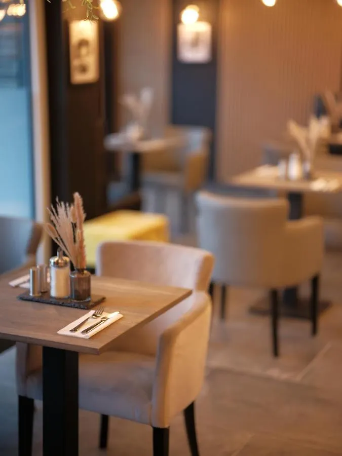 Apart Otel The Rooms - Hotel & House Frankfurt am Main